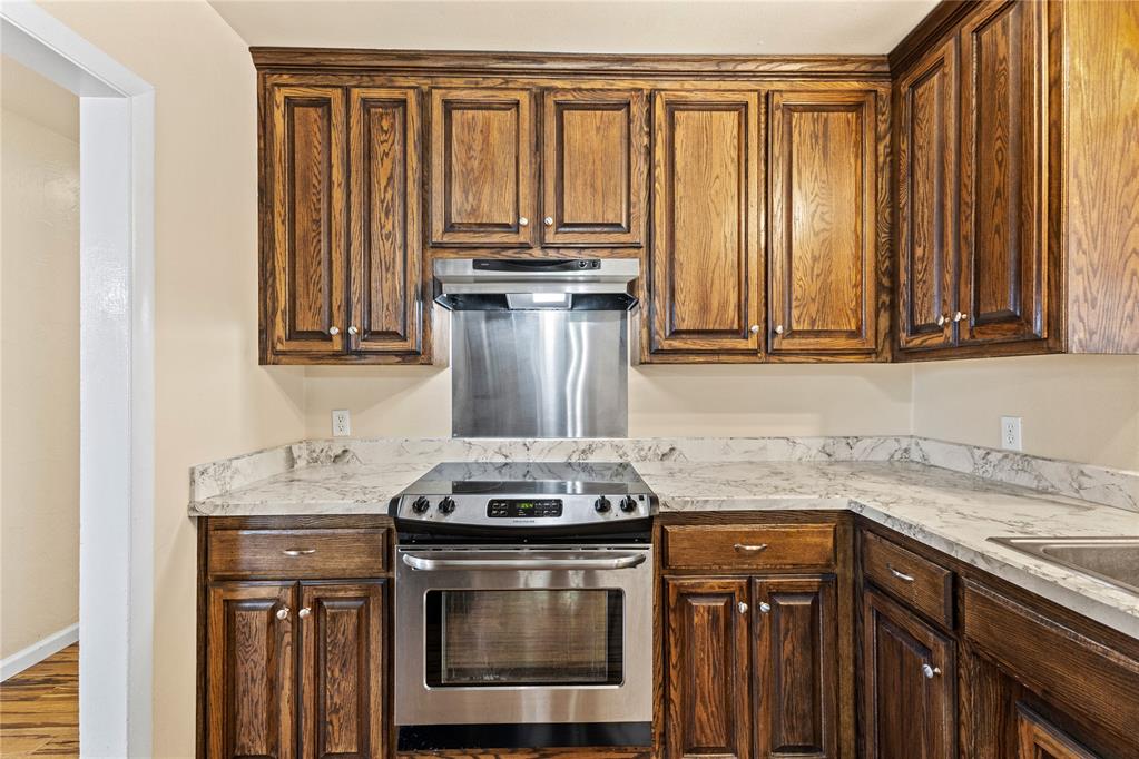 519 W Davis Avenue Property Photo 19