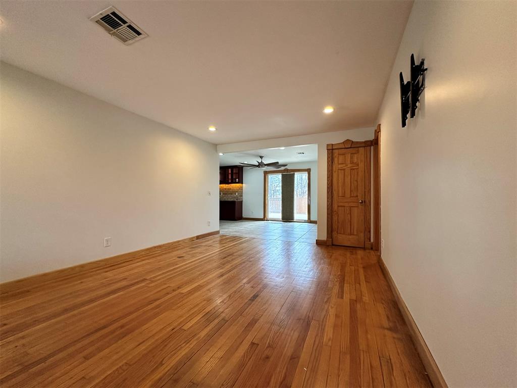 2833 Kent Drive Property Photo 2