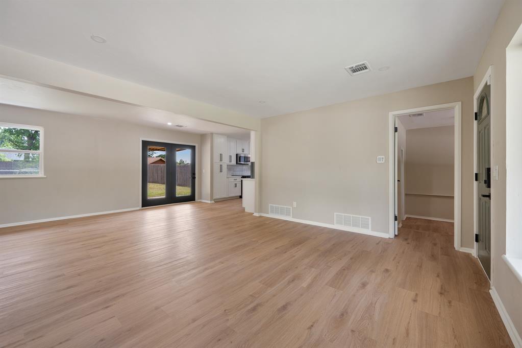 5613 Ne Grand Boulevard Property Photo 5