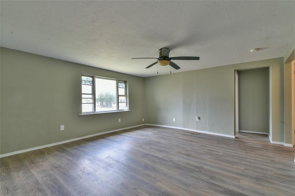 418 W Penn Street Property Photo 5