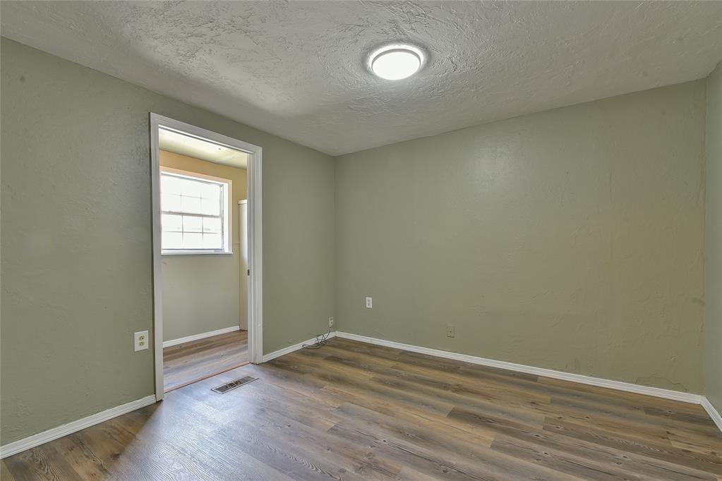 418 W Penn Street Property Photo 11