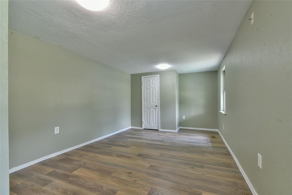 418 W Penn Street Property Photo 16