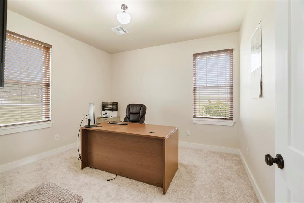 2802 N Broadway Avenue Property Photo 22