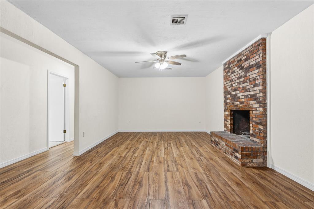 29274 Highway 74 Property Photo 6