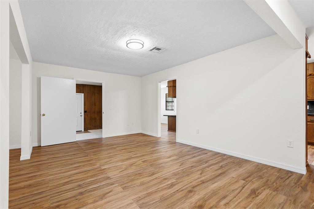 29274 Highway 74 Property Photo 9