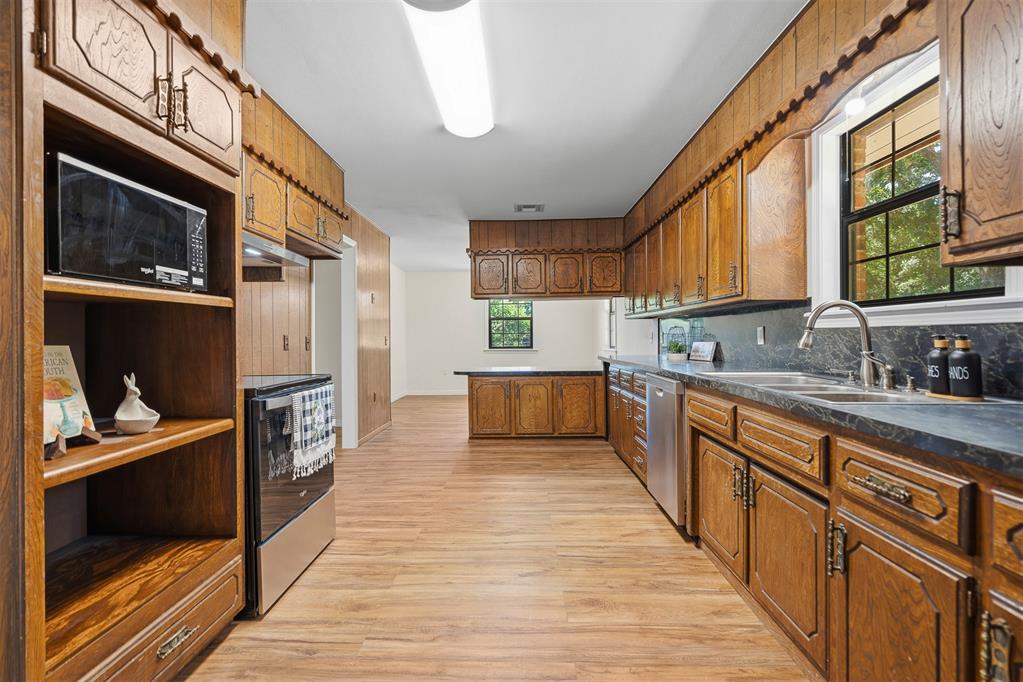 29274 Highway 74 Property Photo 11