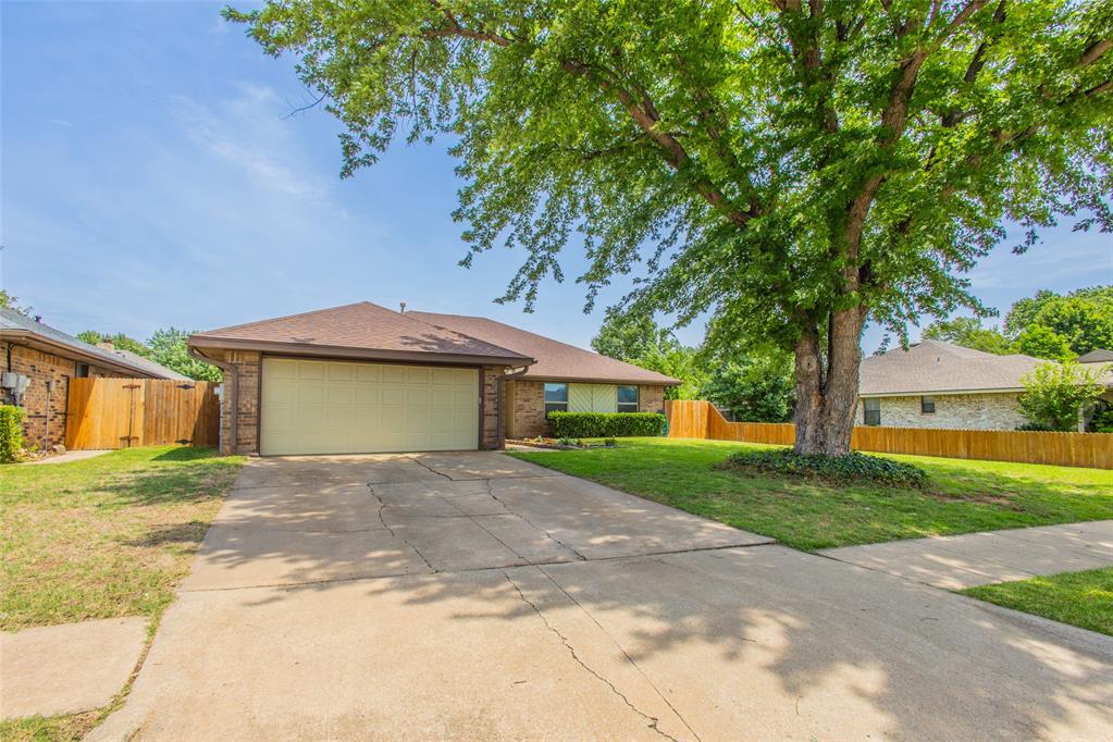 2813 Pinto Trail Property Photo 2