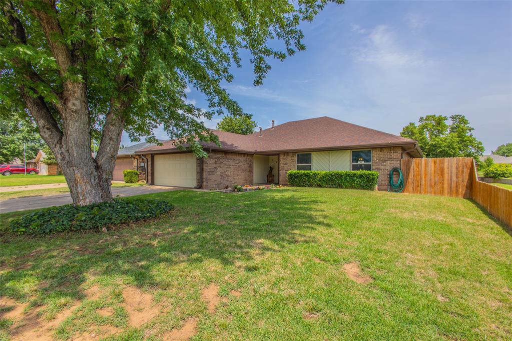 2813 Pinto Trail Property Photo 3