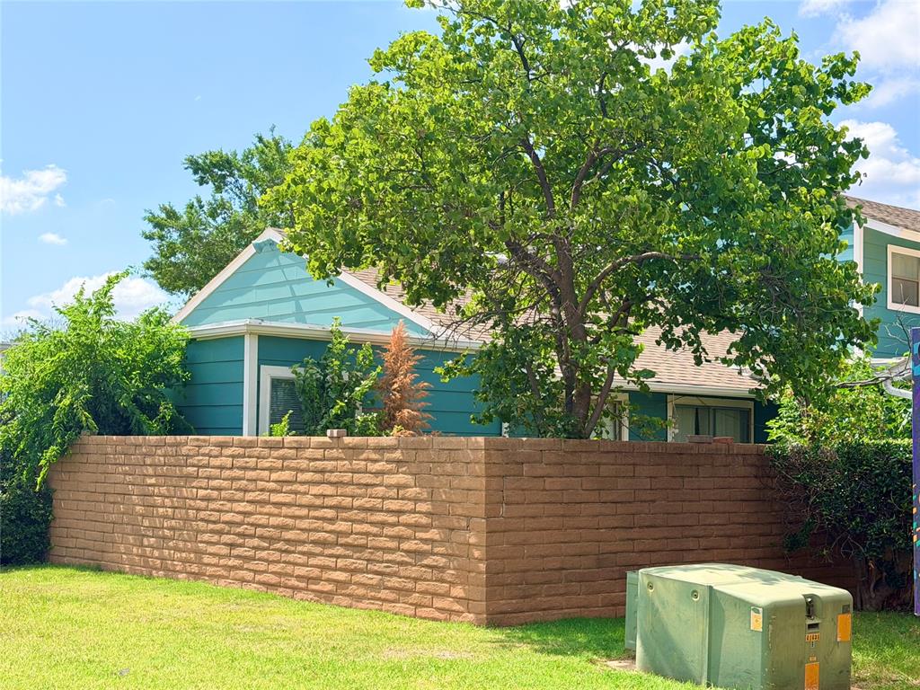 2713 Indian Creek Boulevard Property Photo 1