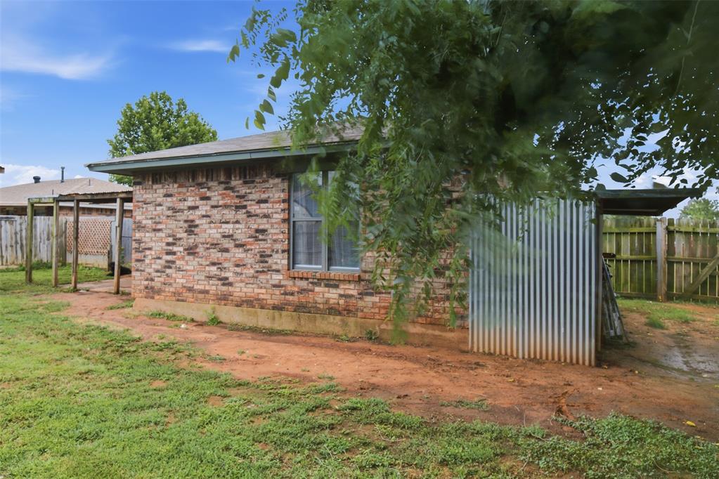 221 W Strasburg Way Property Photo 37