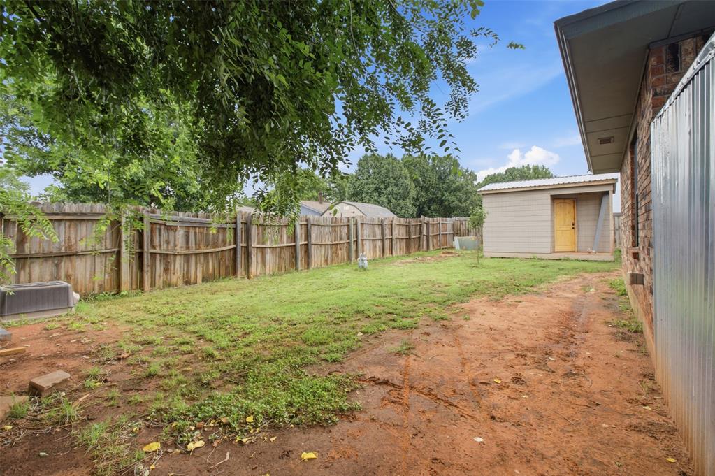 221 W Strasburg Way Property Photo 44