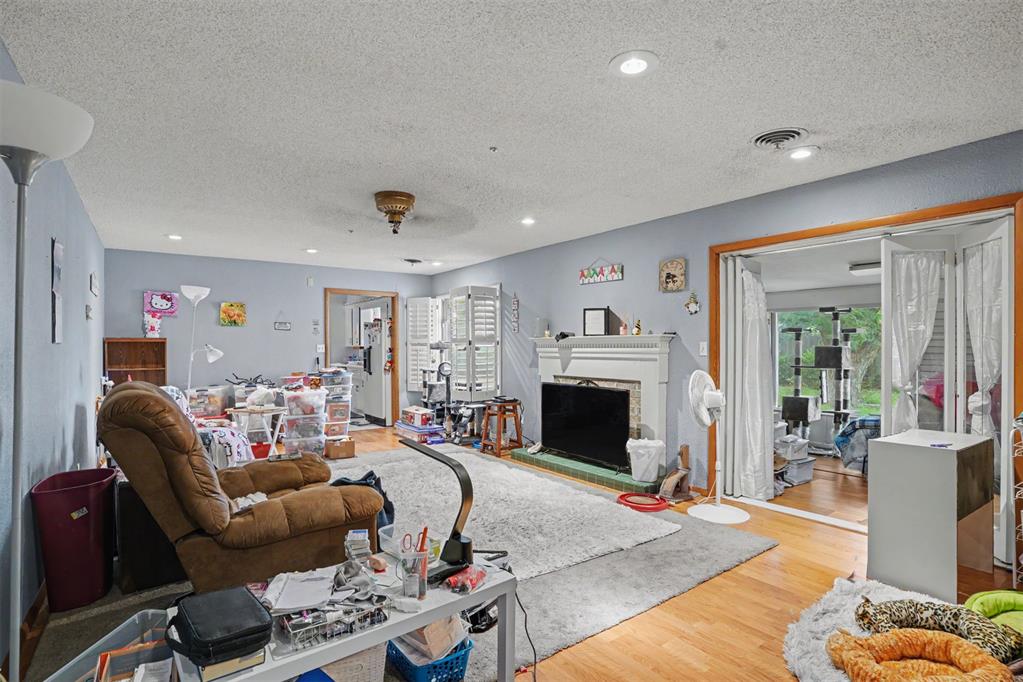 509 W Lark Street Property Photo 13