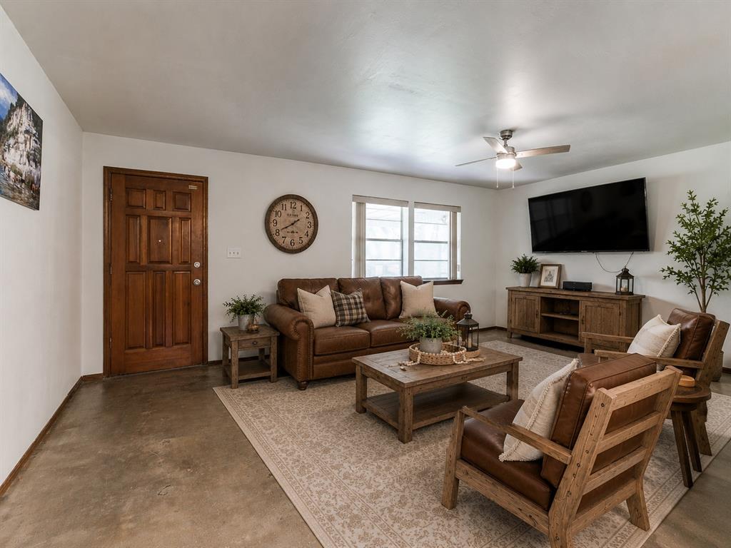7085 Ponderosa Lane Property Photo 4