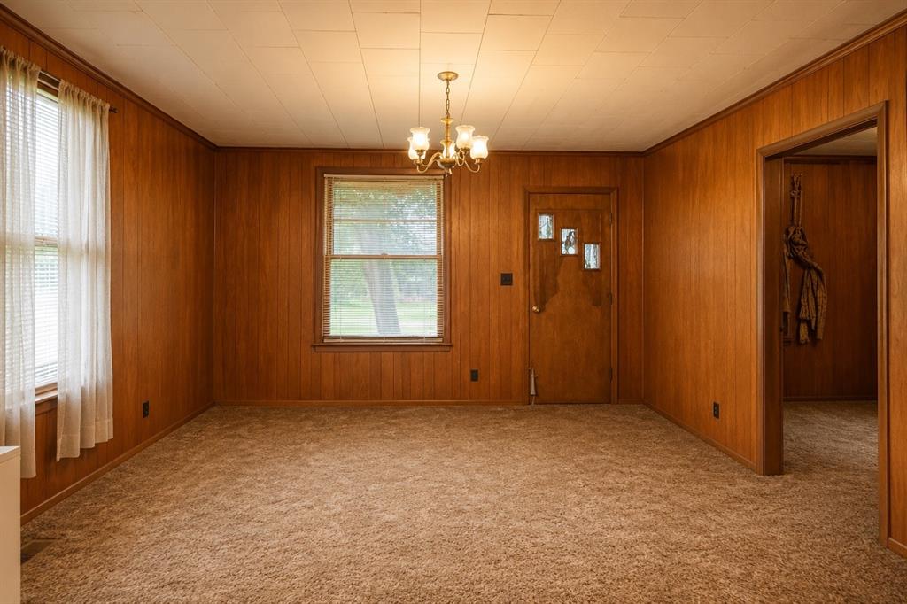 115 W First Street Property Photo 4