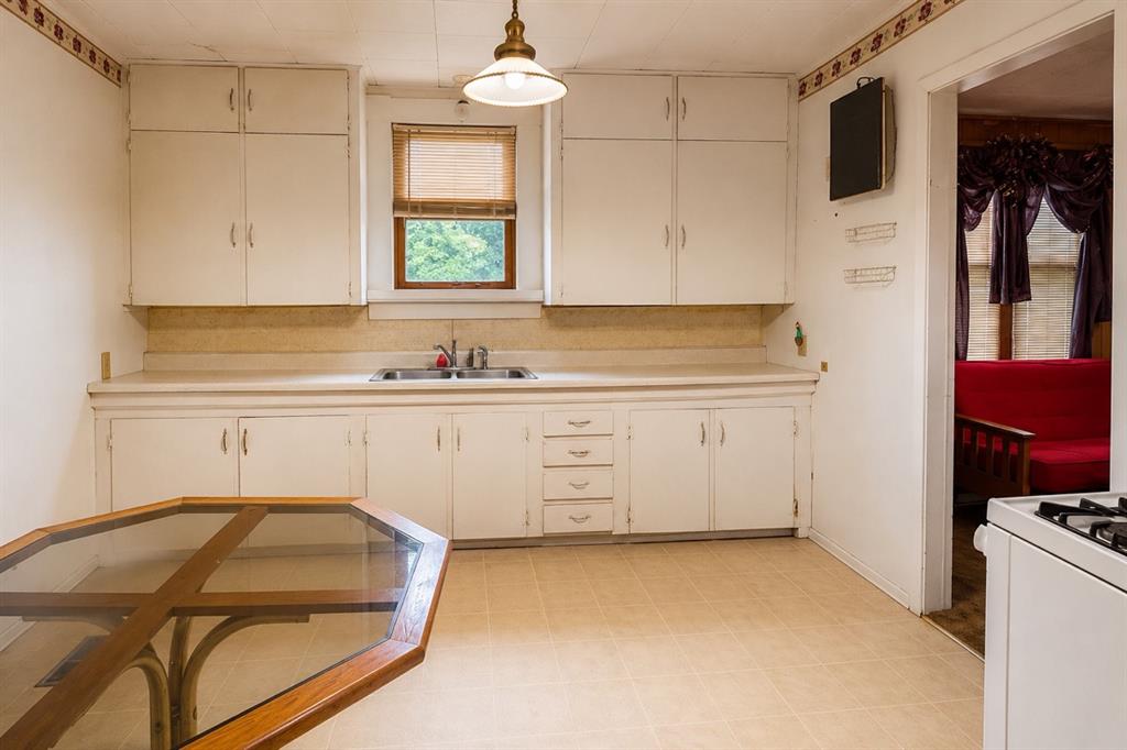 115 W First Street Property Photo 6