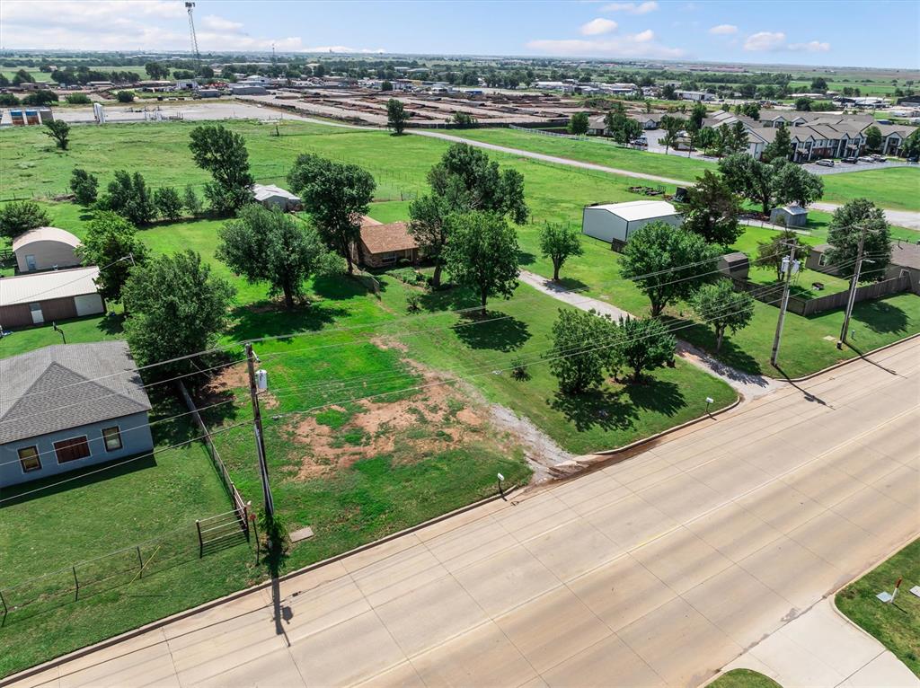 1803 S Shepard Avenue Property Photo 4