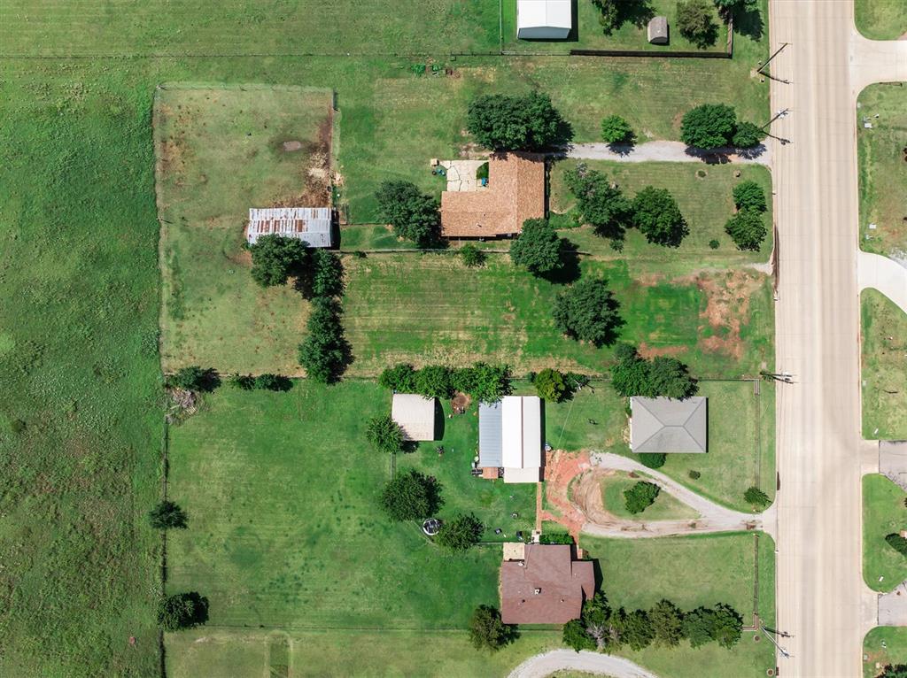 1803 S Shepard Avenue Property Photo 16