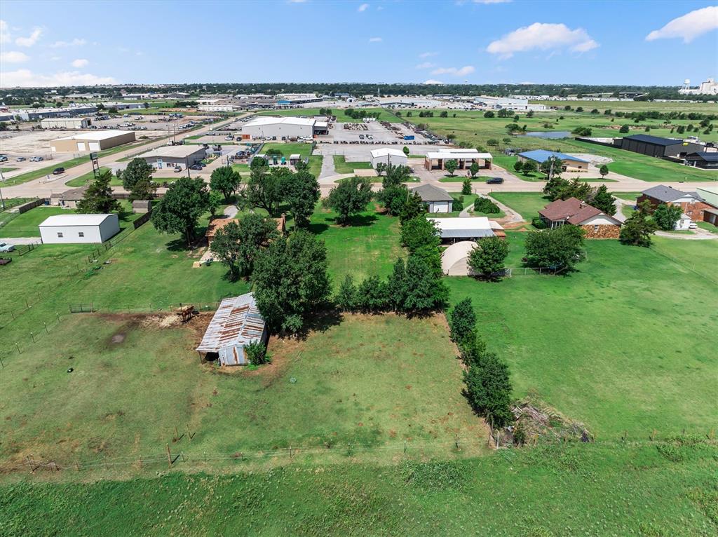 1803 S Shepard Avenue Property Photo 17