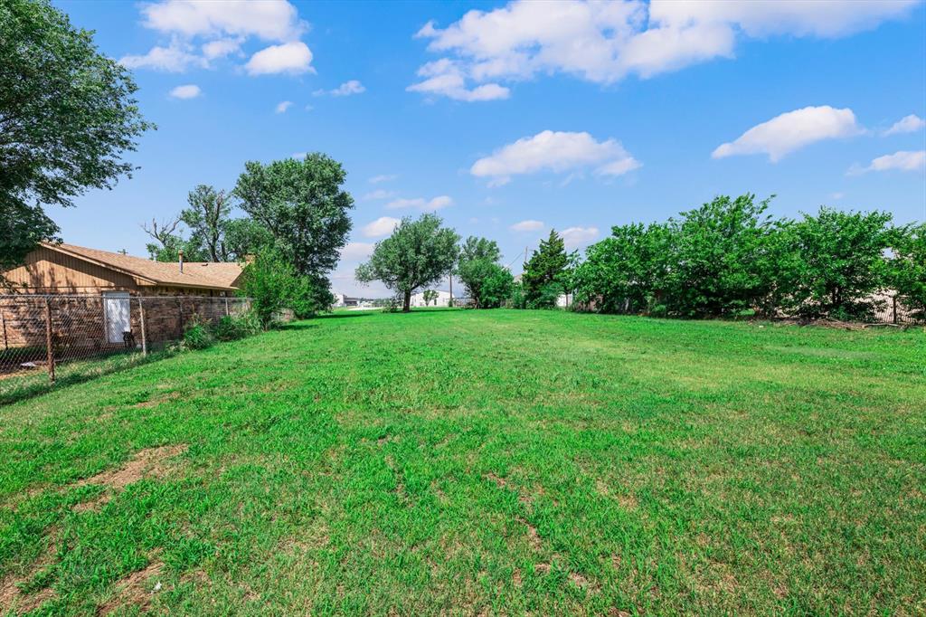 1803 S Shepard Avenue Property Photo 22