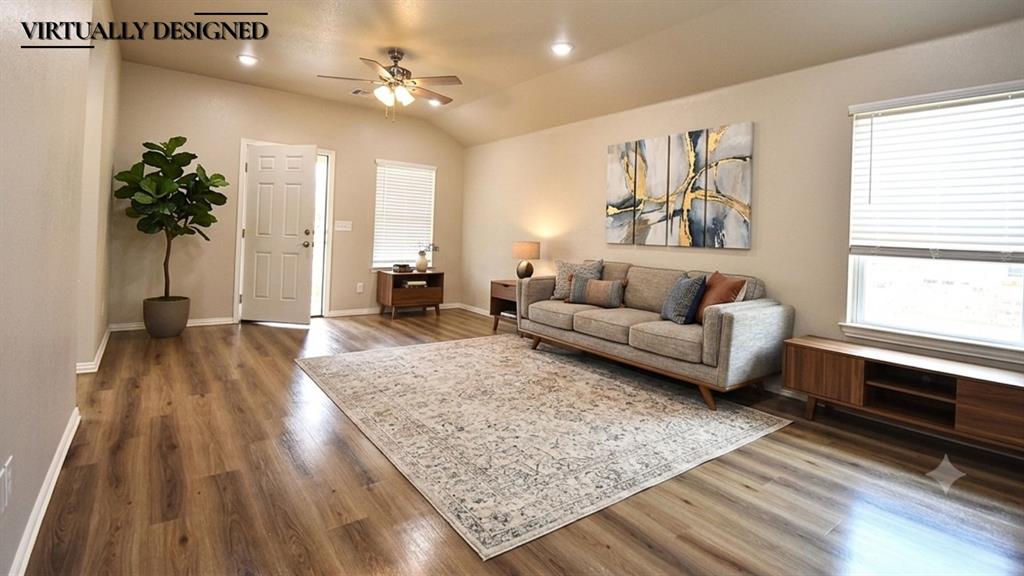 736 Elm Street Property Photo 6