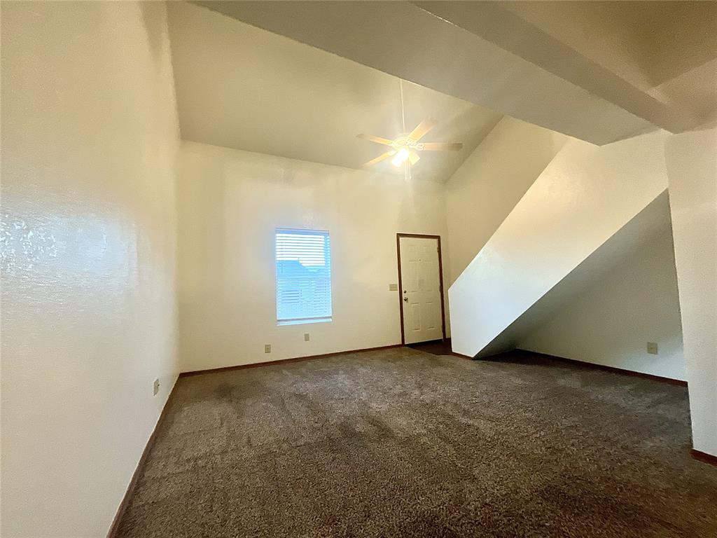 1901 E Lindsey Street 20b Property Photo 3
