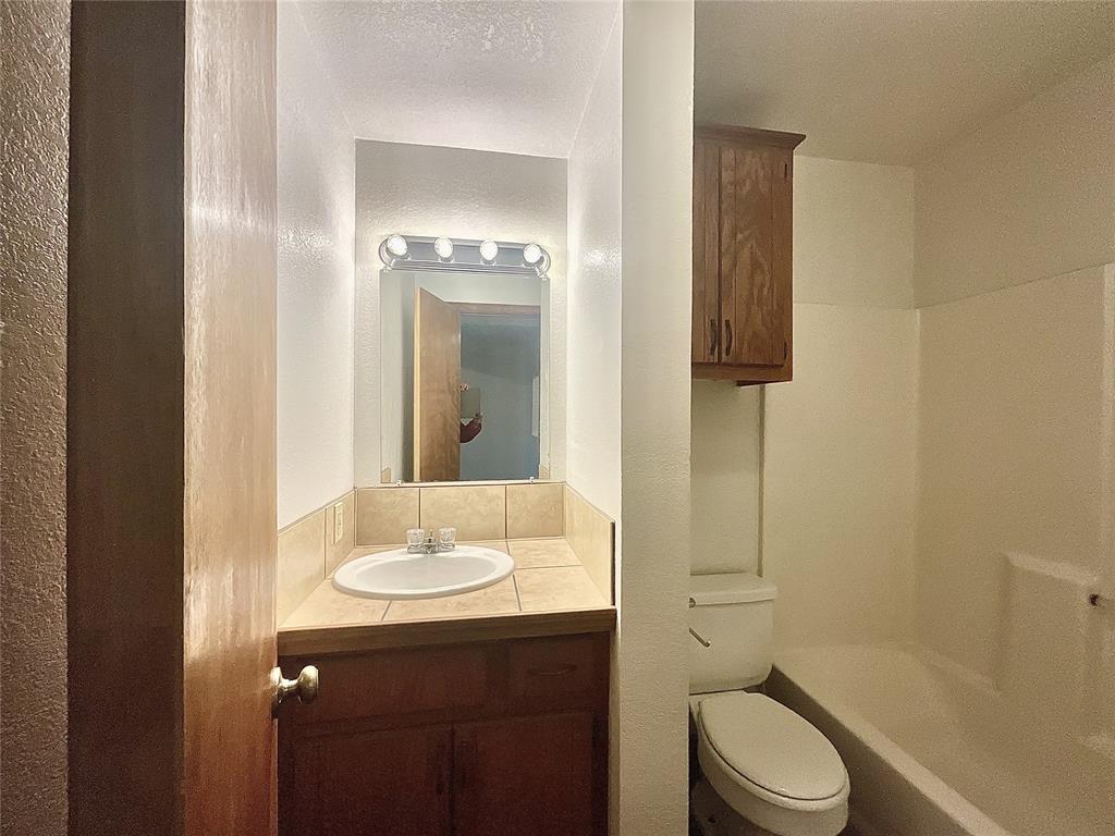 1901 E Lindsey Street 20b Property Photo 4