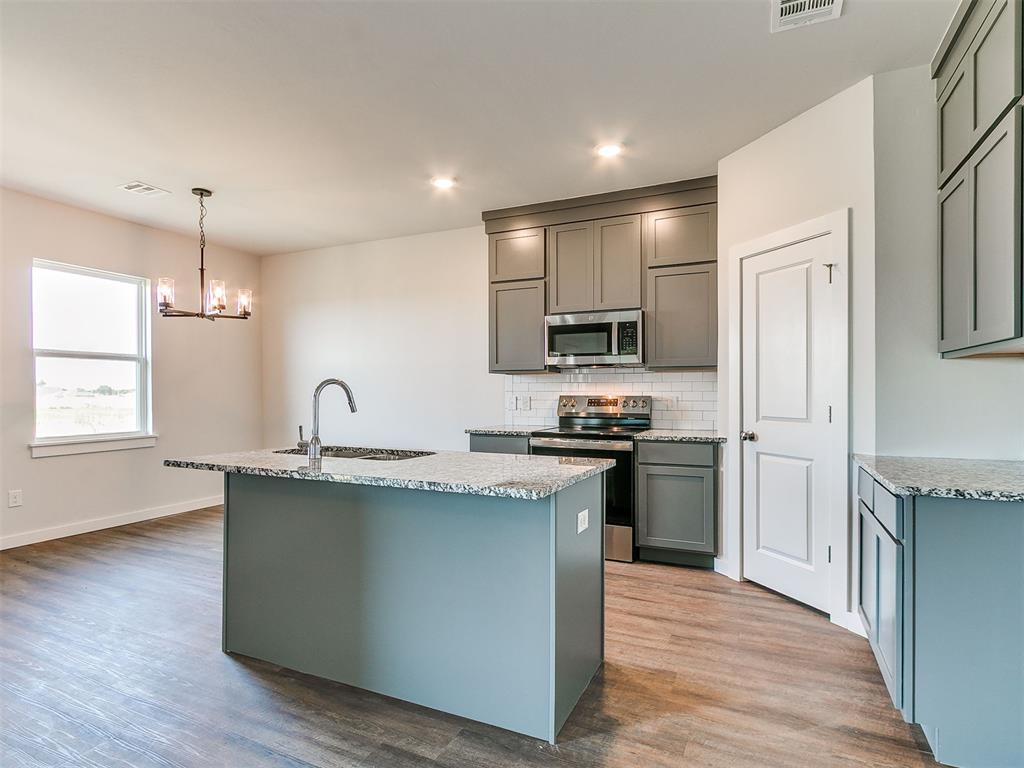 1713 Oak Way Property Photo 2