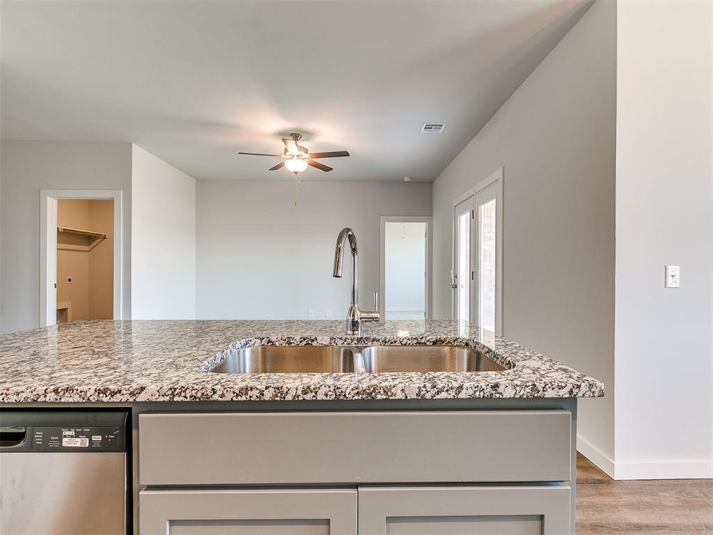 1713 Oak Way Property Photo 7