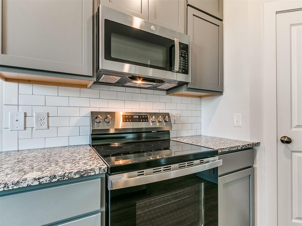 1713 Oak Way Property Photo 8