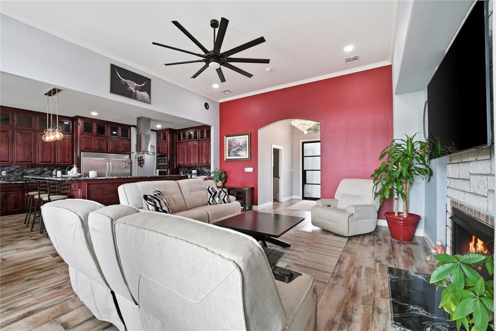 19213 W Walker Road Property Photo 9