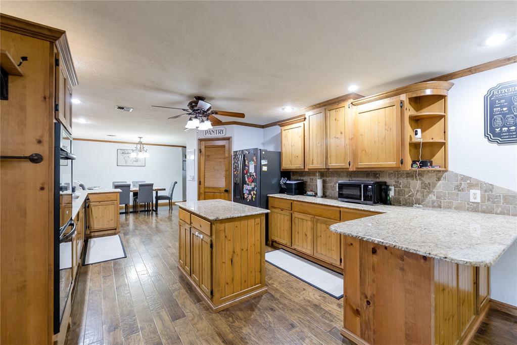 11221 N 1960 Circle Property Photo 18