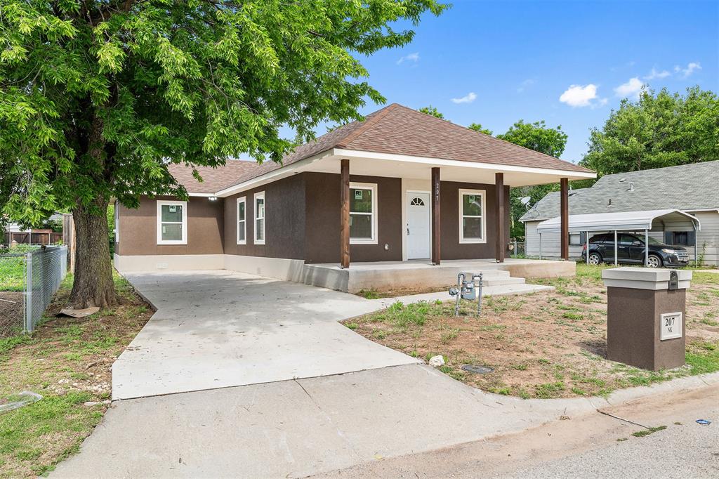 207 N K Avenue Property Photo 1