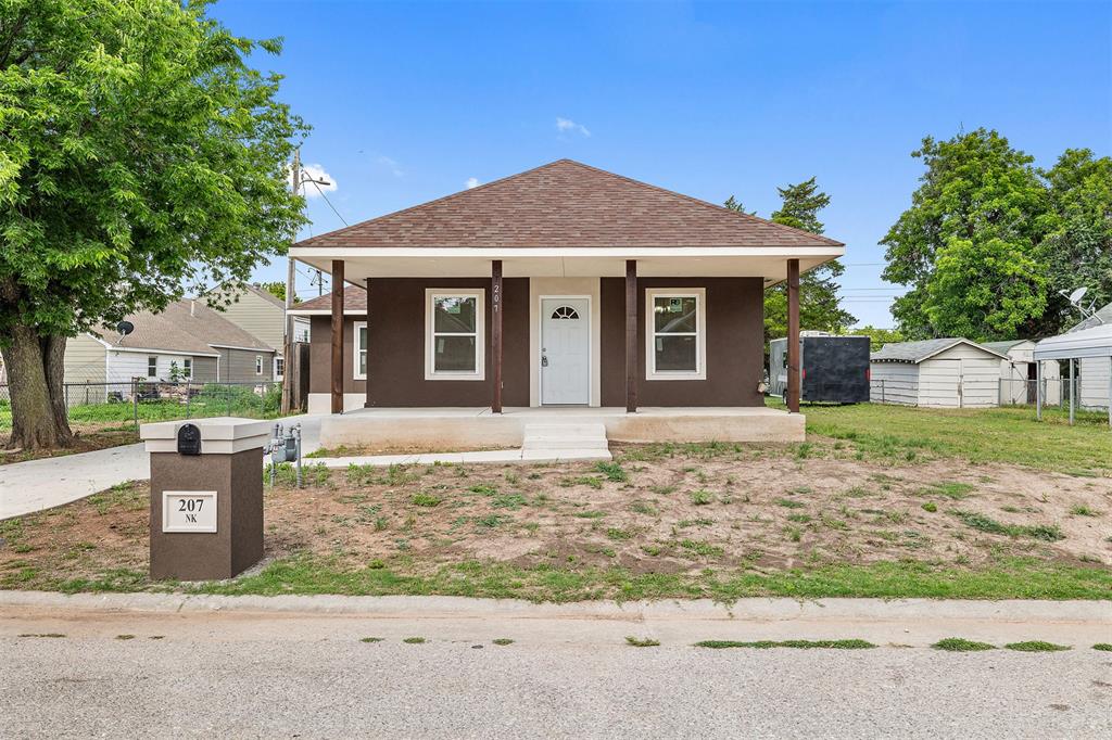 207 N K Avenue Property Photo 2