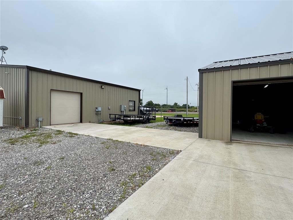 404 W Pikes Peak Road Property Photo 1