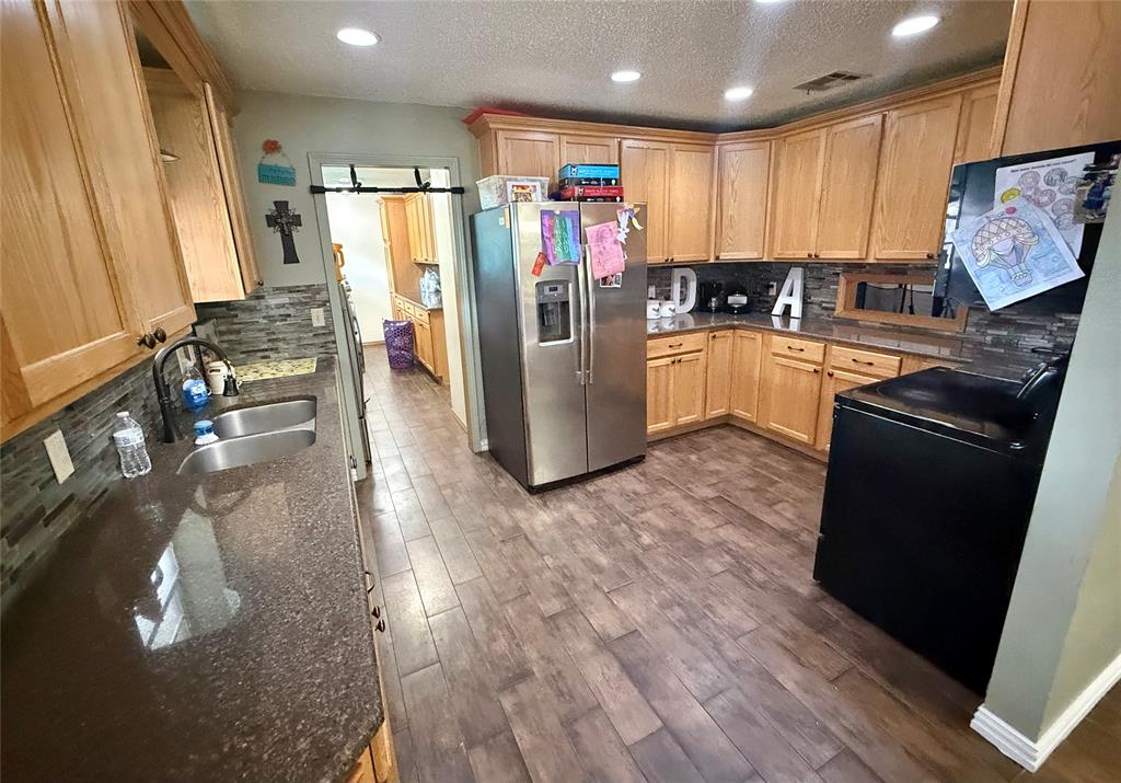 1209 S Trail Drive Property Photo 8