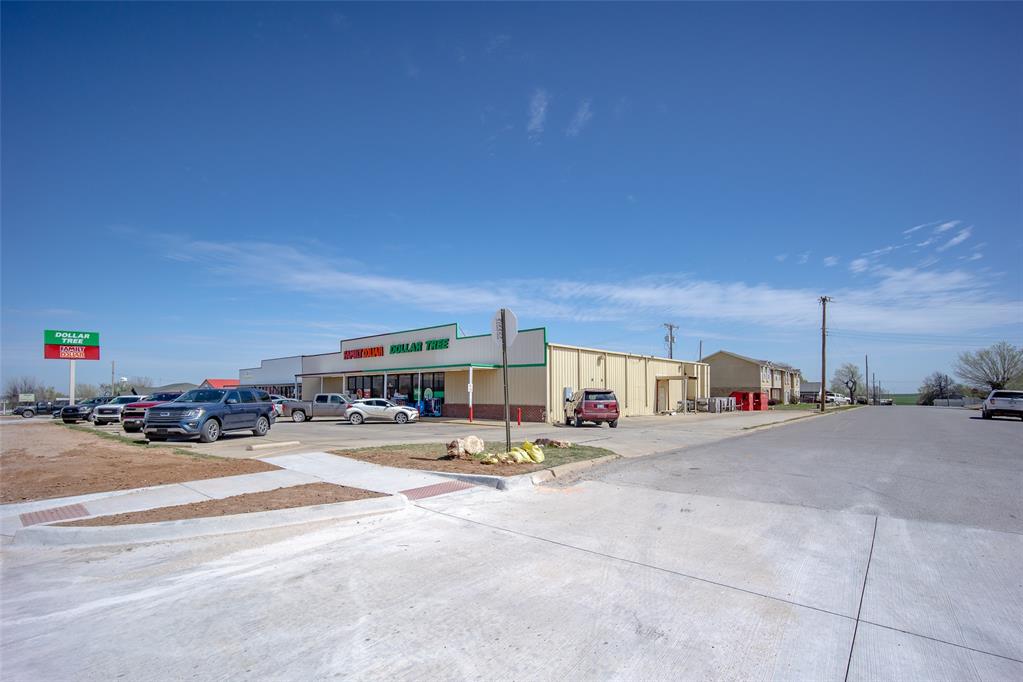 301 N Broadway Avenue Property Photo 4
