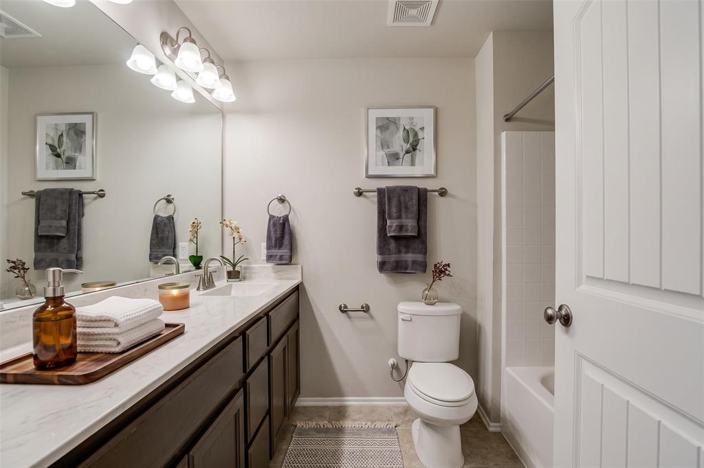 2921 Nw 181st Street Property Photo 9