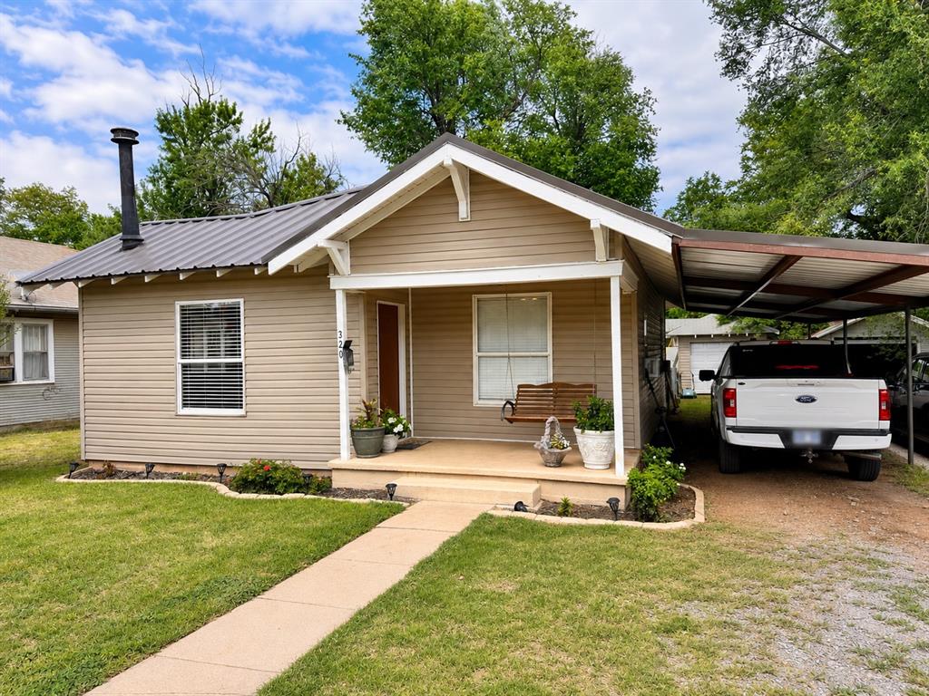 320 S Bailey Street Property Photo 1