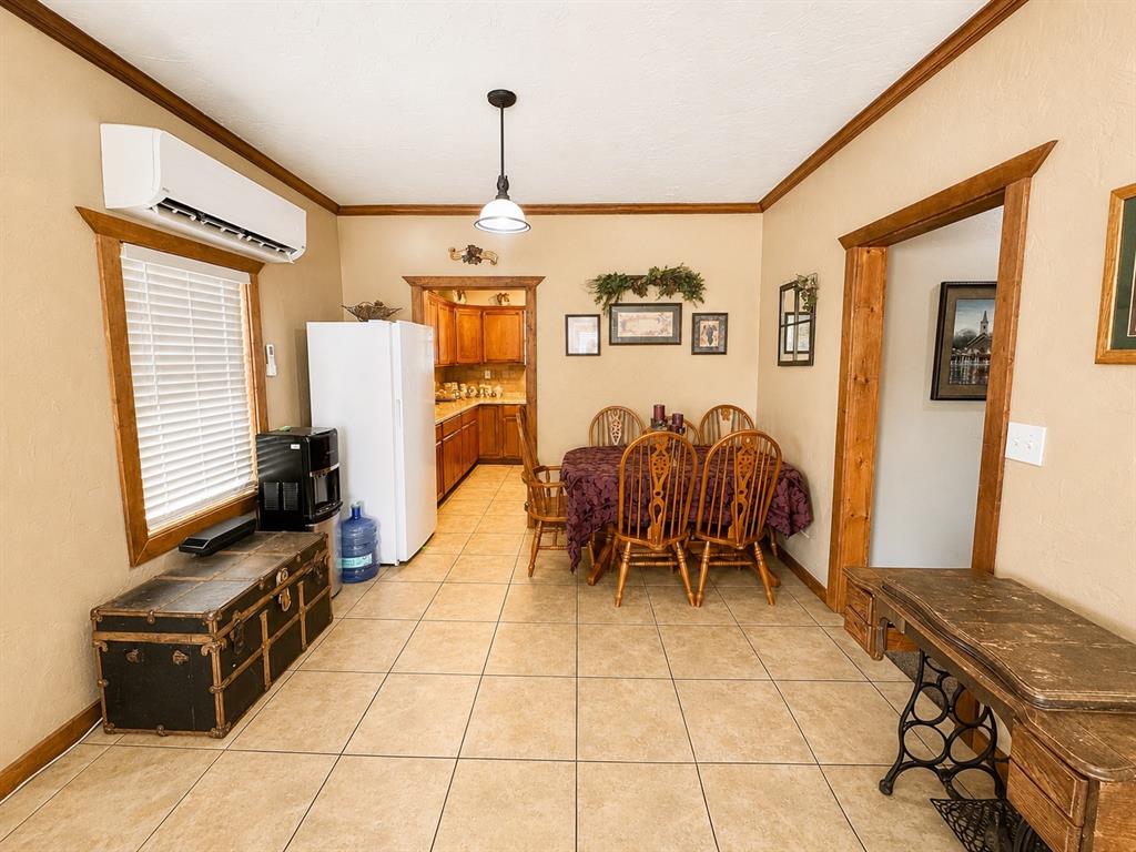 320 S Bailey Street Property Photo 5