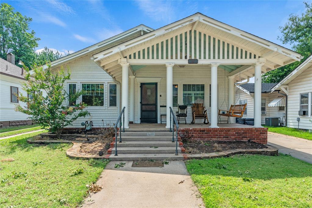 1108 S Hoff Avenue Property Photo 2