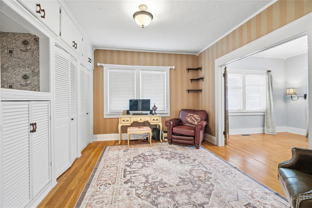 1108 S Hoff Avenue Property Photo 17