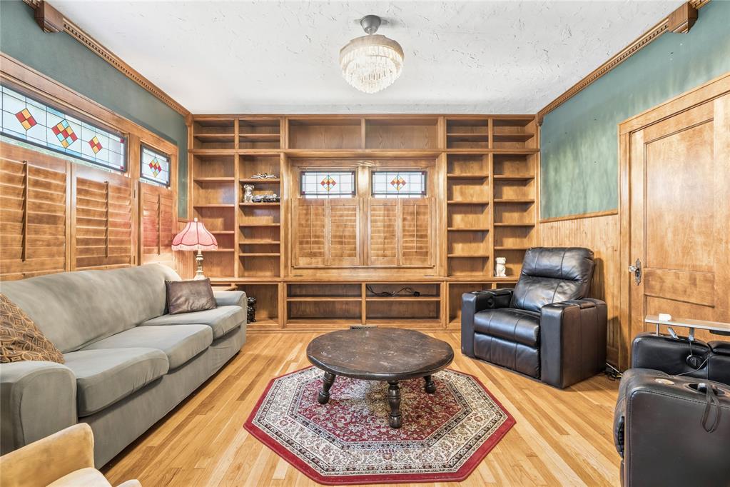 1108 S Hoff Avenue Property Photo 22
