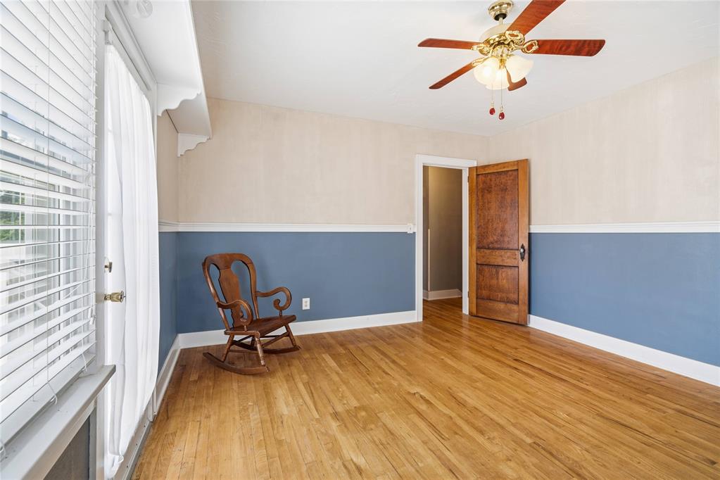 1108 S Hoff Avenue Property Photo 27