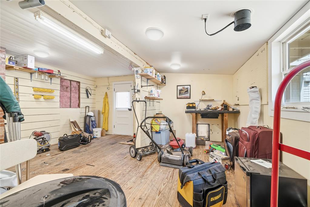 1108 S Hoff Avenue Property Photo 35