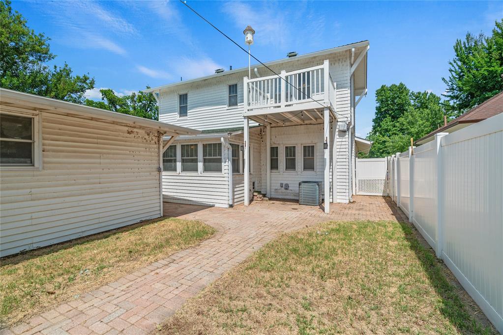 1108 S Hoff Avenue Property Photo 38