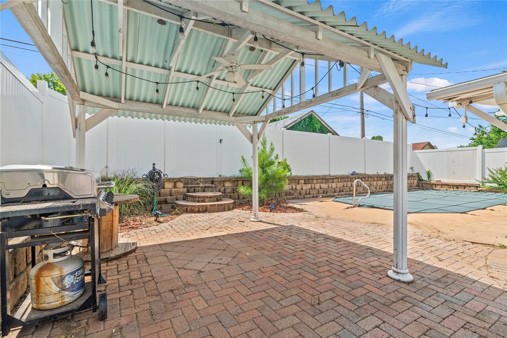 1108 S Hoff Avenue Property Photo 40