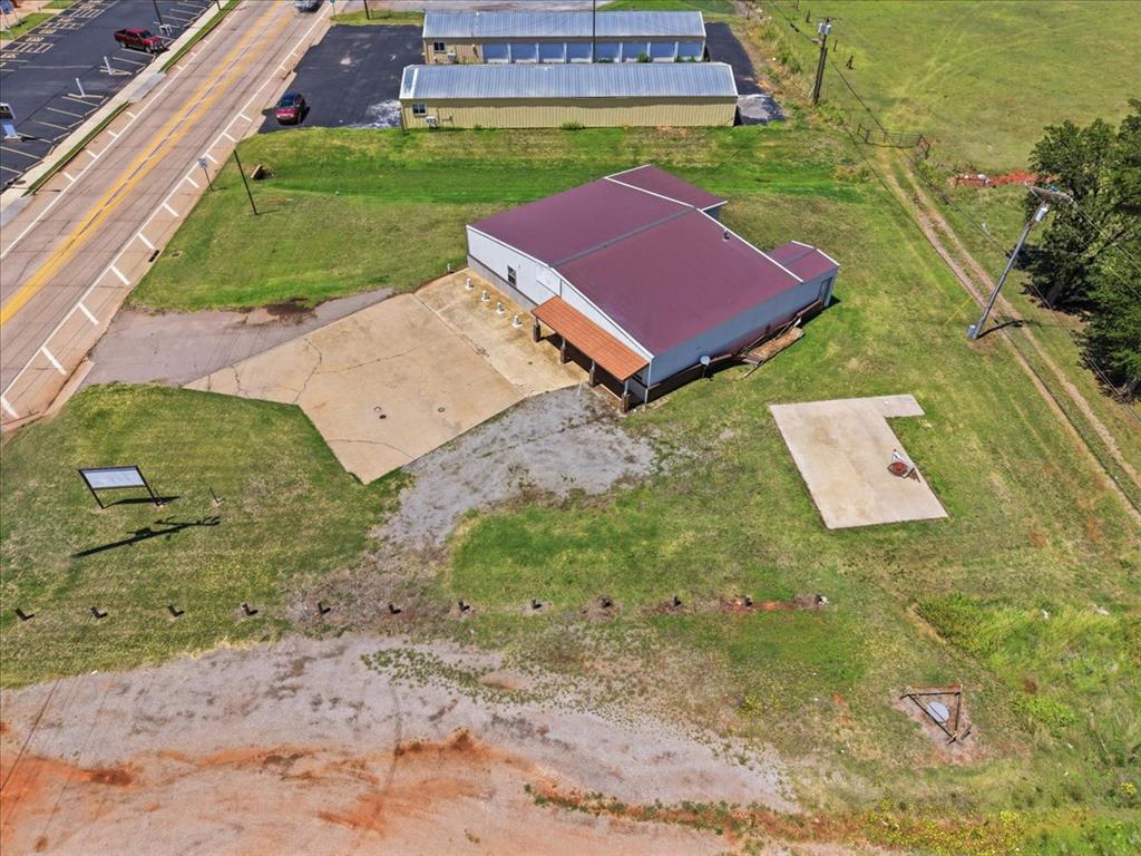 221 S 44 Highway Property Photo 16
