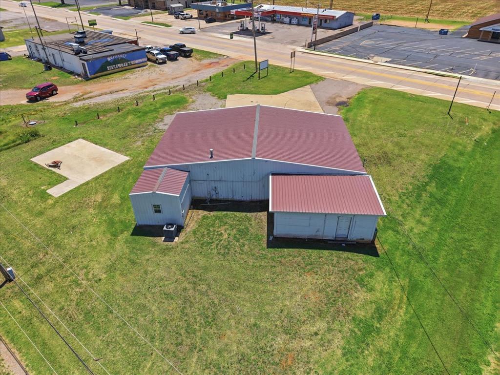 221 S 44 Highway Property Photo 18