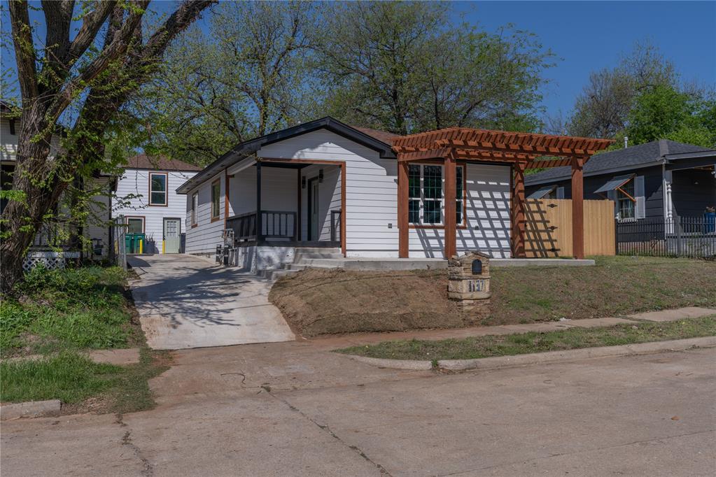1137 N Brauer Avenue Property Photo 2