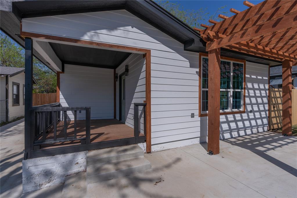 1137 N Brauer Avenue Property Photo 3